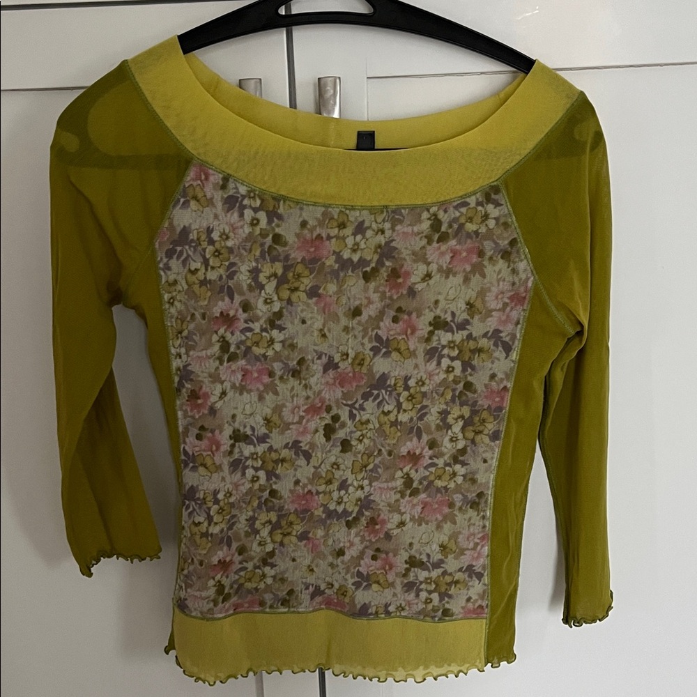 Floral Patterned 3/4 sleeve Women's Top